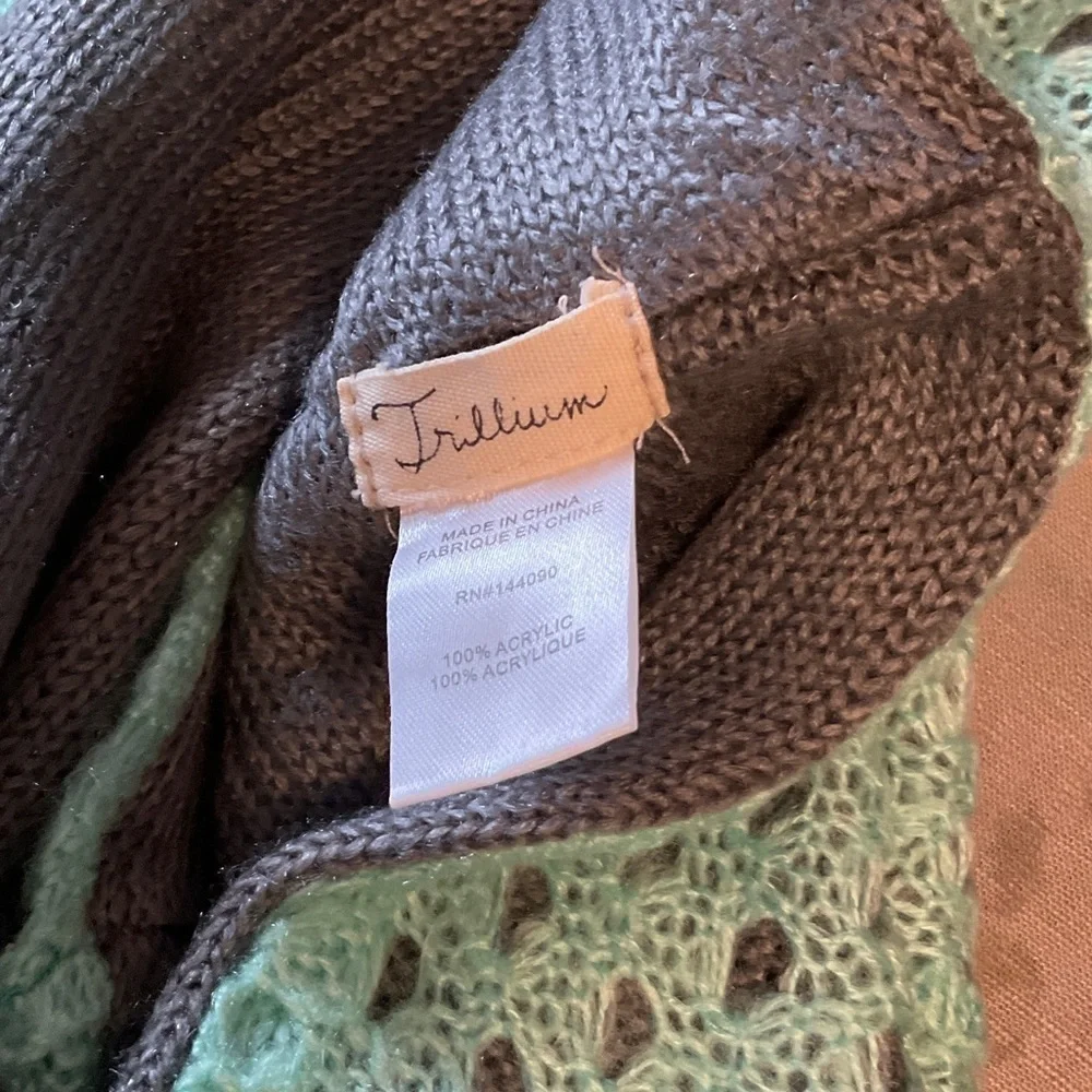 Chic Green Knit Scarf